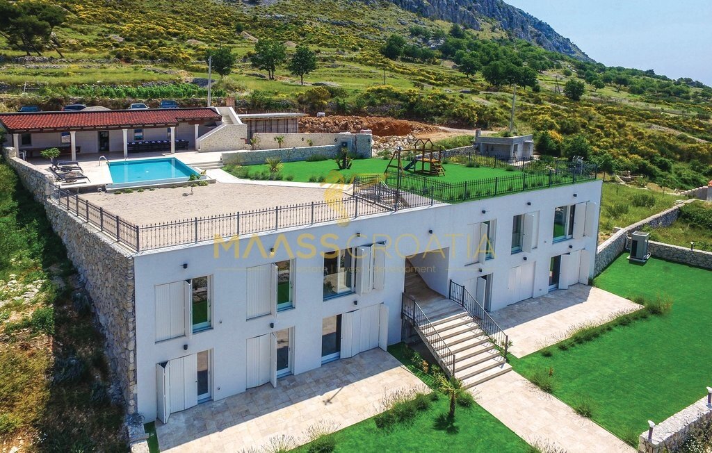 Villa zum Kauf 2.200.000 € 13 Zimmer 500 m²<br/>Wohnfläche 1.500 m²<br/>Grundstück Grljevac, Podstrana 21312