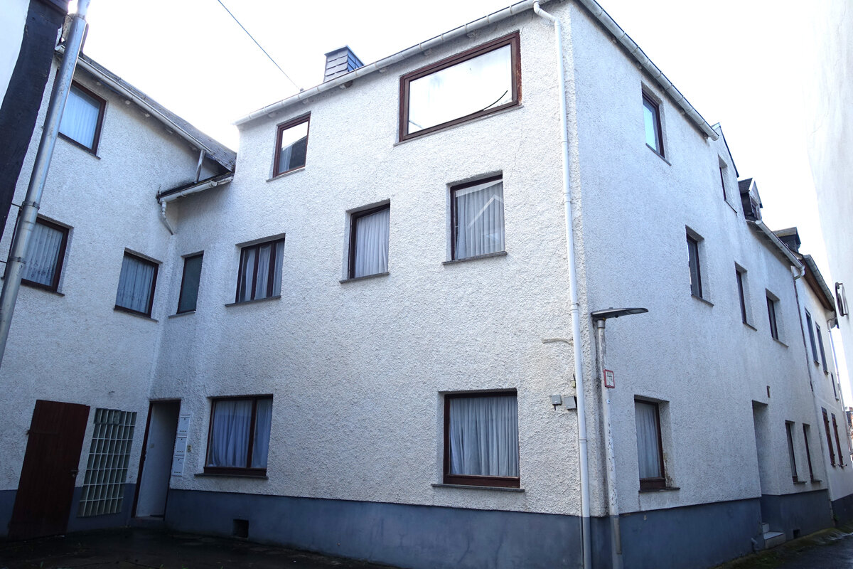 Einfamilienhaus zum Kauf 159.000 € 9 Zimmer 220 m²<br/>Wohnfläche 151 m²<br/>Grundstück Neuendorf 4 Koblenz 56070