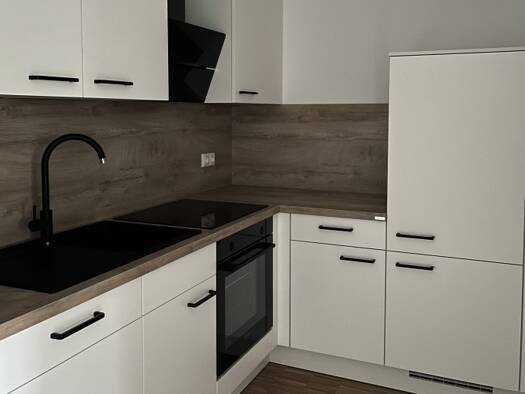 Wohnung zur Miete 600 € 2 Zimmer 46,6 m² Arnsdorf Arnsdorf 01477