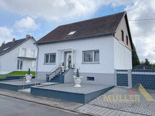 Einfamilienhaus zum Kauf 549.000 € 7 Zimmer 180 m² 926 m² Grundstück Wallerfangen 66798