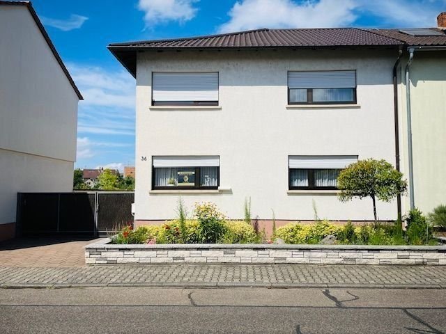 Mehrfamilienhaus zum Kauf 458.000 € 6 Zimmer 170 m²<br/>Wohnfläche 576 m²<br/>Grundstück Wiesental Waghäusel 68753