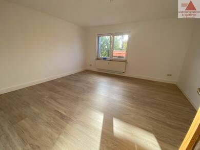 Wohnung zur Miete 336 € 2 Zimmer 61 m² Dachgeschoss, 3. Geschoss Stollberger Str. 2 Neukirchen Neukirchen/Erzgebirge 09221