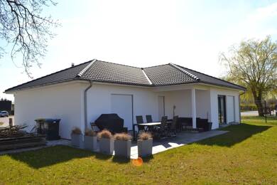 Haus zum Kauf 440.000 € 4 Zimmer 117 m² 696 m² Grundstück Kritzkow Laage 18299