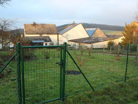 Einfamilienhaus zum Kauf 159.000 € 7 Zimmer 150 m² 1.305 m² Grundstück frei ab 01.06.2026 Horhausen 56379