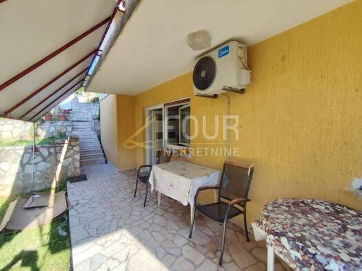 Wohnung zur Miete 800 € 2 Zimmer 40 m² Centar, Pula Center