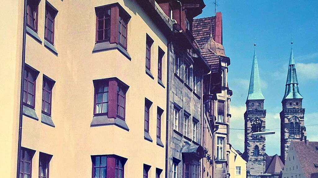 Wohnung zur Miete 1.290 € 3 Zimmer 92 m² 3. Geschoss frei ab 01.05.2026 Irrerstr. Sebald Nürnberg 90403