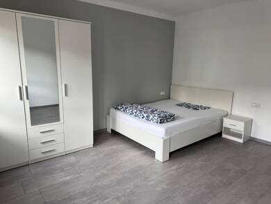 WG-Zimmer zur Miete Wohnen auf Zeit 630 € 18 m² frei ab sofort Obertürkheimer Straße 0 Mettingen - Ost Esslingen 73733