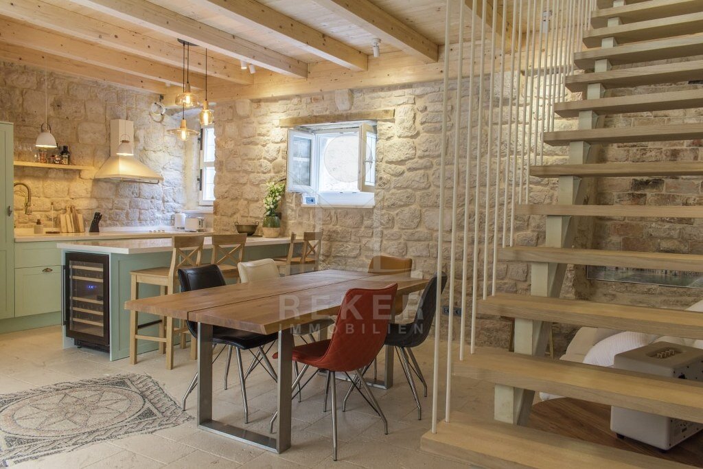 Doppelhaushälfte zum Kauf 879.000 € 4 Zimmer 120 m²<br/>Wohnfläche Hvar