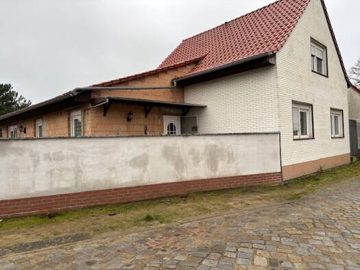 Haus zum Kauf 59.000 € 5 Zimmer 200 m² 670 m² Grundstück Bellingen Tangerhütte 39517