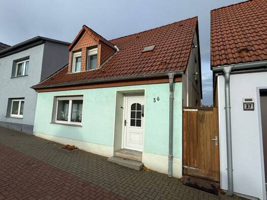 Haus zum Kauf 59.000 € 4 Zimmer 112 m² 195 m² Grundstück frei ab sofort Sanderslebener Str. 36 Alsleben Alsleben 06425