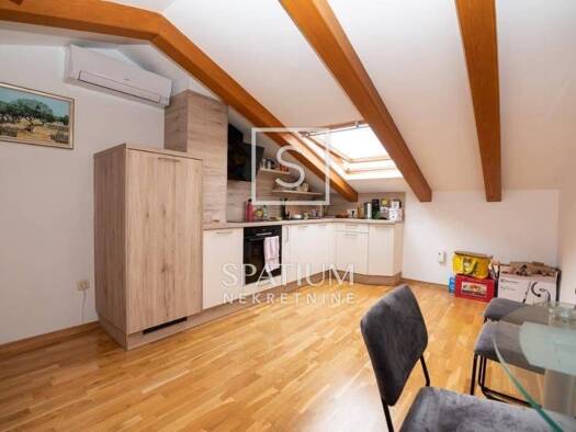 Wohnung zur Miete 850 € 4 Zimmer 80 m² Geschoss 2/2 Matulji Matulji 51211