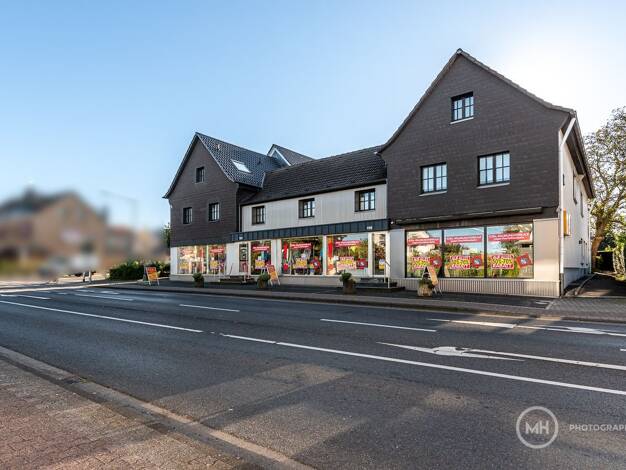 Wohn- und Geschäftshaus zum Kauf als Kapitalanlage geeignet 1.550.000 € 740 m² 1.440 m² Grundstück Seelscheid Neunkirchen-Seelscheid 53819