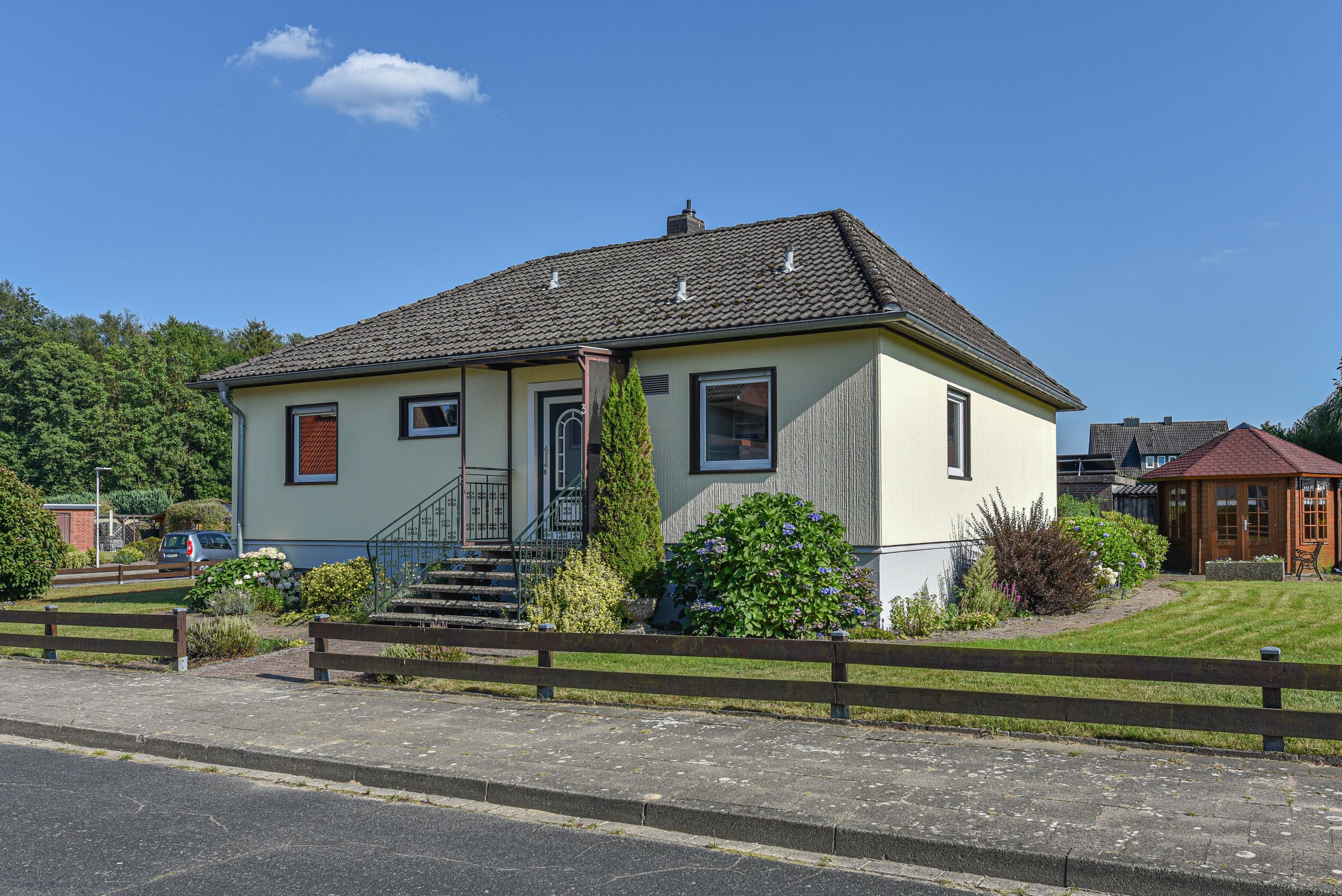 Bungalow zum Kauf 197.000 € 4 Zimmer 102 m²<br/>Wohnfläche 926 m²<br/>Grundstück Studtmannshof 3 Munster Munster 29633