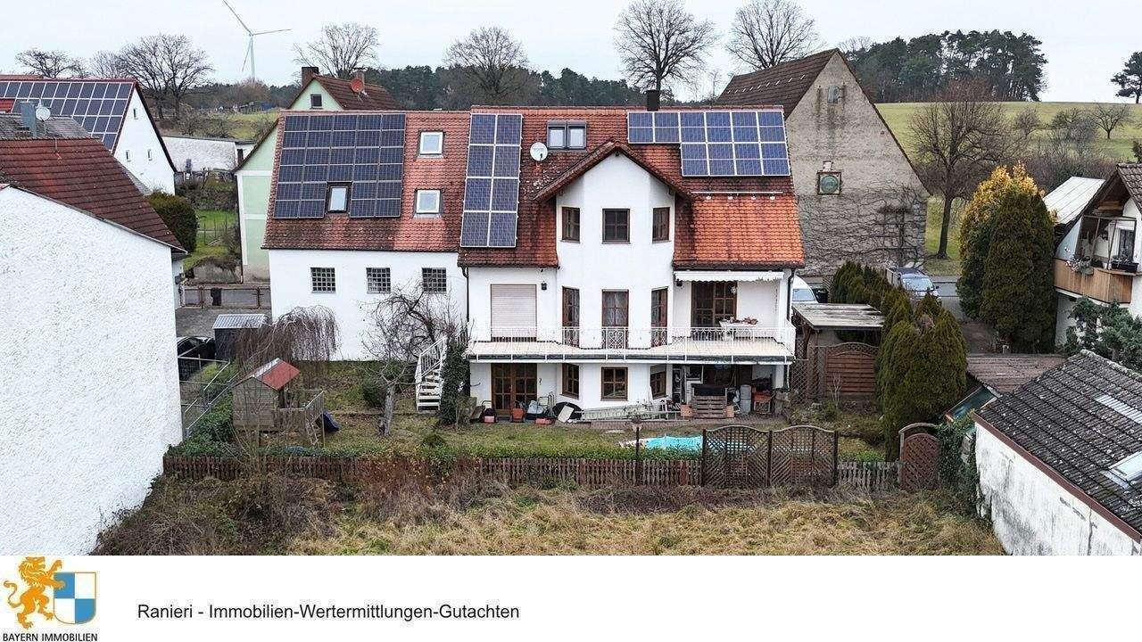 Immobilie in Weisendorf - Wohnhaus mit großem Nebengebäude zur  vielseitigen Nutzung und Garagen mit schönem Garten und Pool - Bild 1