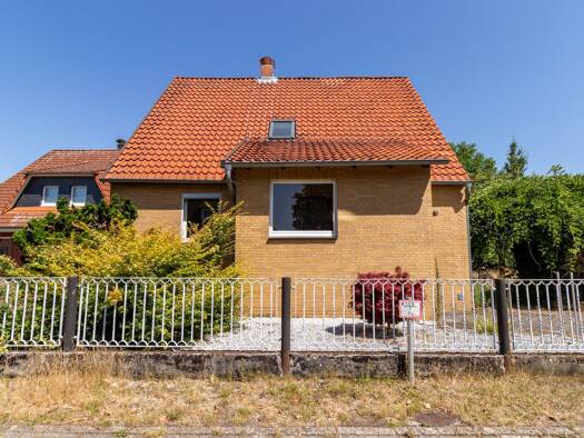 Einfamilienhaus zum Kauf 235.000 € 5 Zimmer 94,9 m² 860 m² Grundstück Wathlingen 29339