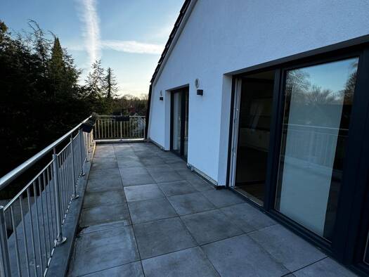 Wohnung zur Miete 1.950 € 3,5 Zimmer 114 m² Geschoss 2/3 frei ab sofort Bergstedt Hamburg 22395