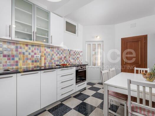 Wohnung zum Kauf 350.000 € 2 Zimmer 43 m² Pobri