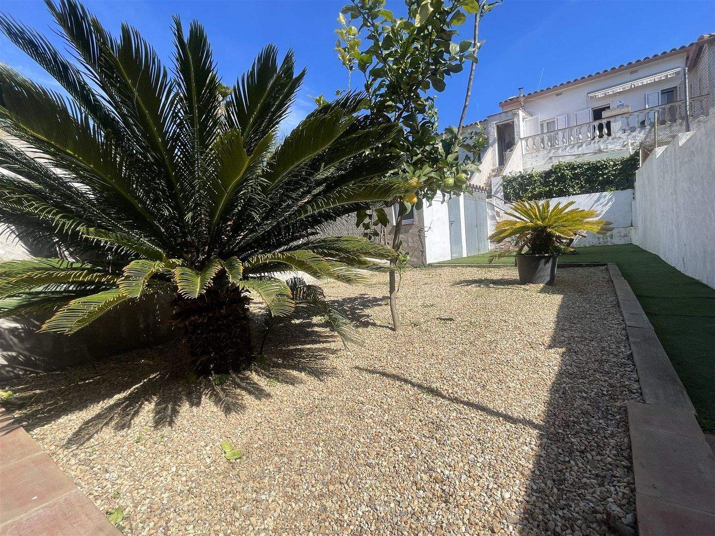 Immobilie in Wesenberg - Eigentum mit Großzügigem Garten und Garage in Begur mit Blick auf die Burg - Bild 0