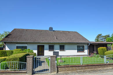 Haus zum Kauf 429.000 € 7 Zimmer 226 m² 1.060 m² Grundstück Altenhagen Celle 29223