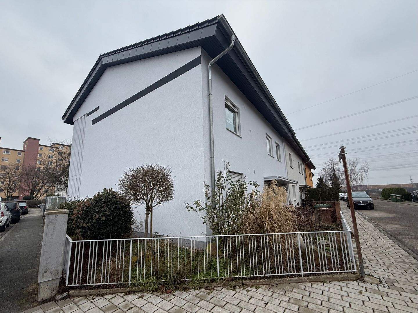 Immobilie in Ilvesheim - Ideal für Selbstnutzer und Kapitalanleger: Gepflegtes Mehrfamilienhaus mit Garten und Garage - Bild 1