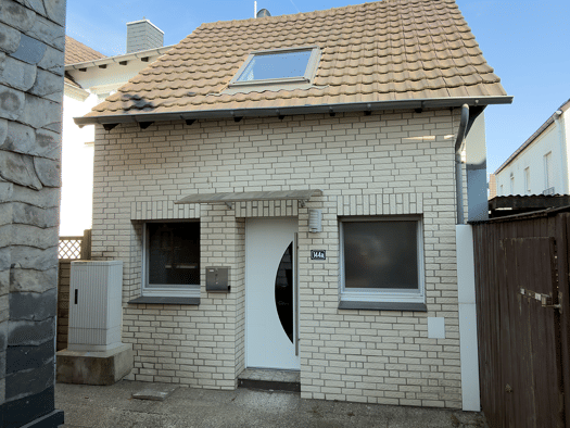 Einfamilienhaus zur Miete 850 € 2 Zimmer 63 m² 147 m² Grundstück Bergisch Neukirchen Leverkusen 51381