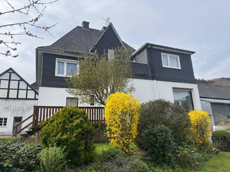 Einfamilienhaus zum Kauf 265.000 € 7 Zimmer 185 m² 1.000 m² Grundstück Düdinghausen Medebach-Düdinghausen 59964
