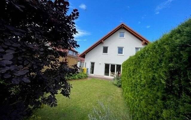 Doppelhaushälfte zum Kauf 395.000 € 4 Zimmer 73,6 m²<br/>Wohnfläche 180 m²<br/>Grundstück ab sofort<br/>Verfügbarkeit Kühlungsborn 18225