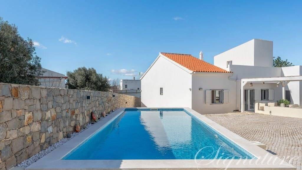 Haus zum Kauf 890.000 € 1.022 m² Grundstück Santa Bárbara De Nexe 8005