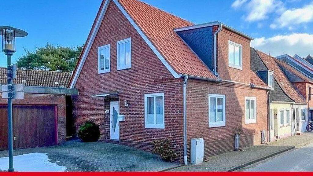 Einfamilienhaus zum Kauf 275.000 € 5 Zimmer 131 m² 166 m² Grundstück Tönning 25832