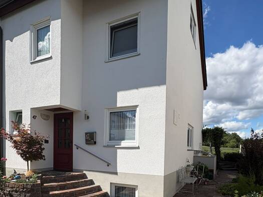 Doppelhaushälfte zur Miete 1.700 € 6 Zimmer 120 m² 250 m² Grundstück frei ab 01.12.2026 Malmsheim Renningen 71272