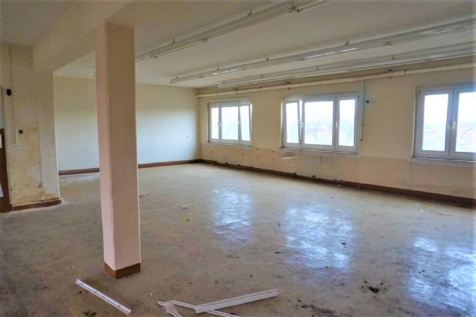 Büro-/Praxisfläche zur Miete provisionsfrei 250 m²<br/>Bürofläche von 50 m² bis 1.500 m²<br/>Teilbarkeit Bahnhofsstr. 4 Falkenberg Falkenberg/Elster 04895