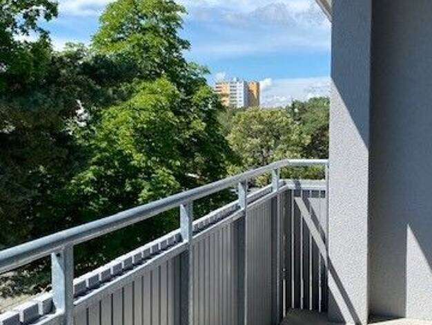 Wohnung zur Miete 817 € 2 Zimmer 61,4 m² 3. Geschoss frei ab 16.09.2026 Oppelner Str. 21 Sebaldussiedlung Erlangen 91058