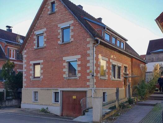 Haus zum Kauf 475.000 € 9 Zimmer 185 m² 329 m² Grundstück frei ab sofort Kusterdingen 72127