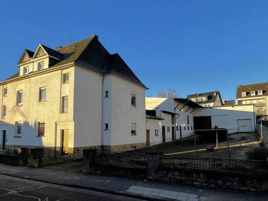Doppelhaushälfte zum Kauf 325.000 € 5 Zimmer 100 m² 1.151 m² Grundstück Bitburg Bitburg 54634