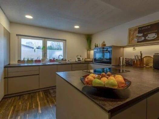 Einfamilienhaus zum Kauf provisionsfrei 499.999 € 9 Zimmer 580 m² 4.500 m² Grundstück Niedergurig Malschwitz 02694