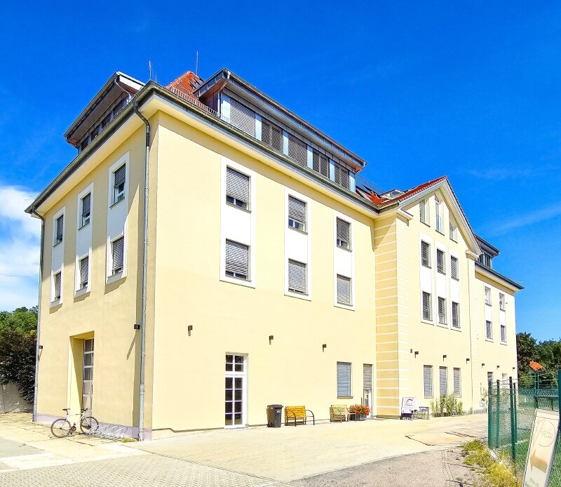 Bürofläche zur Miete provisionsfrei 11,50 € 131 m²<br/>Bürofläche Radebeul 01445