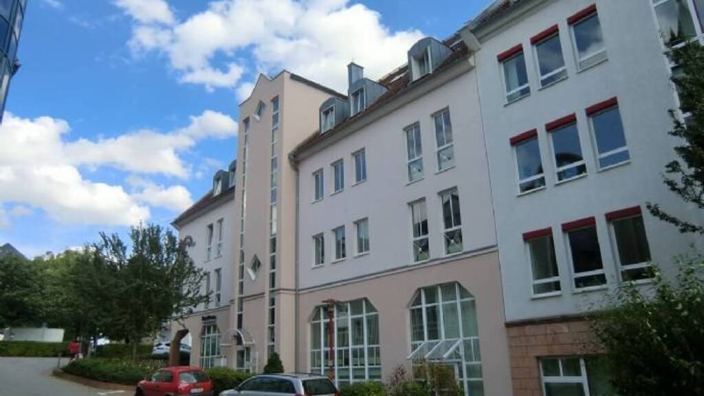 Wohnung zur Miete 382 € 2 Zimmer 76,3 m² 4. Geschoss frei ab sofort Hohenstein-Ernstthal 09337