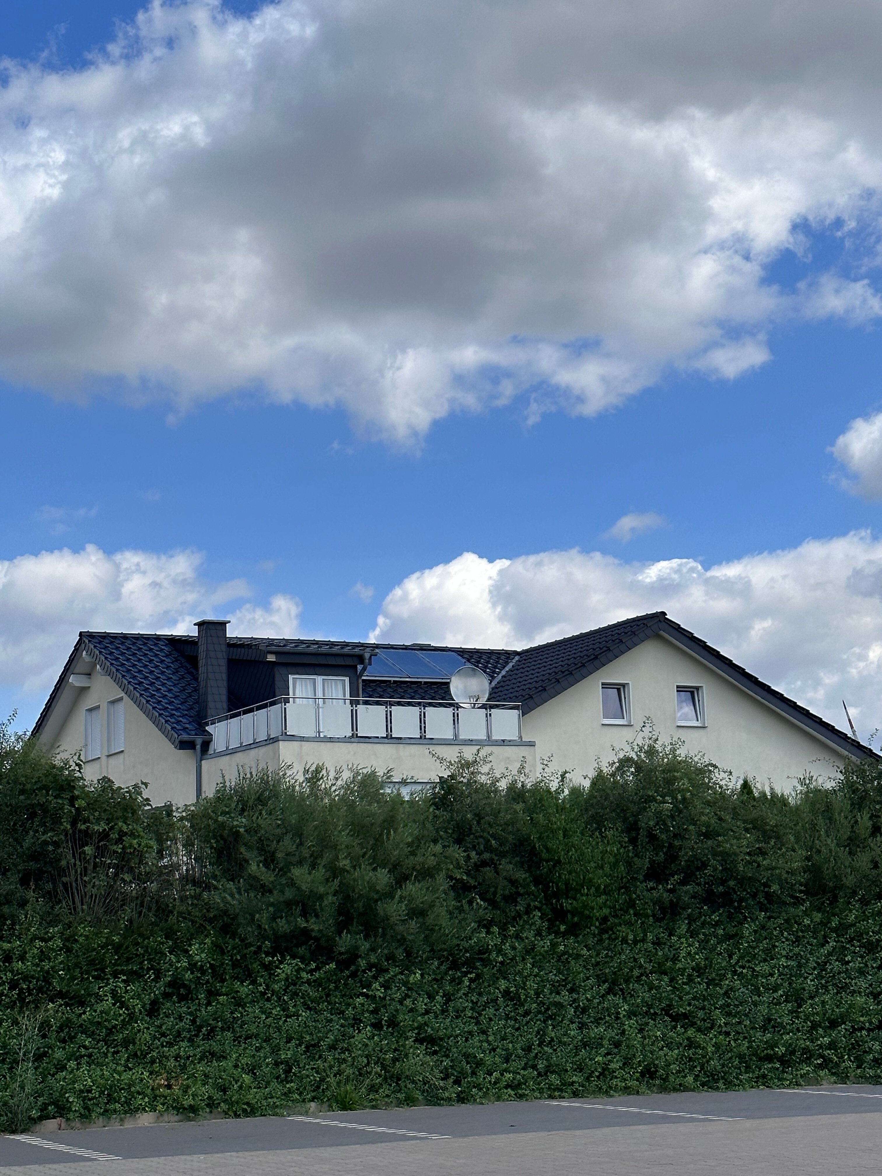 Mehrfamilienhaus zum Kauf provisionsfrei 670.000 € 14 Zimmer 500 m²<br/>Wohnfläche 1.037 m²<br/>Grundstück Harsdörferstr. 1 Hardissen Lage 32791