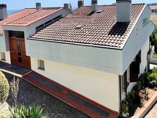 Haus zum Kauf 975.000 € 600 m² Pesaro 61122