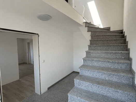 Wohnung zur Miete 1.600 € 4 Zimmer 115 m² Geschoss 1/2 frei ab 01.03.2026 Am Sportplatz 7 Anger 83454