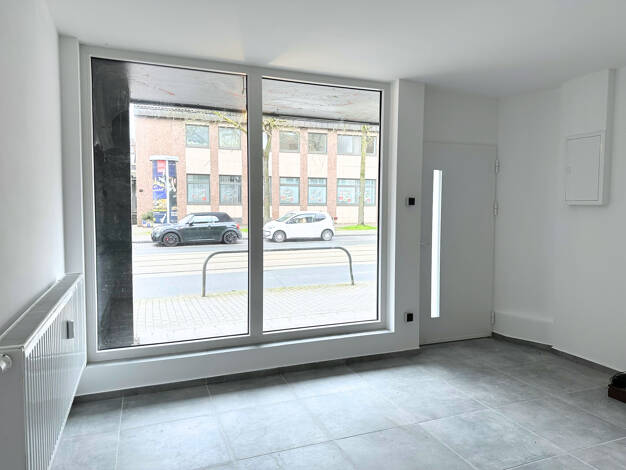 Laden zur Miete 2.550 € 3 Zimmer 150 m² Verkaufsfläche Brackel Dortmund / Brackel 44309