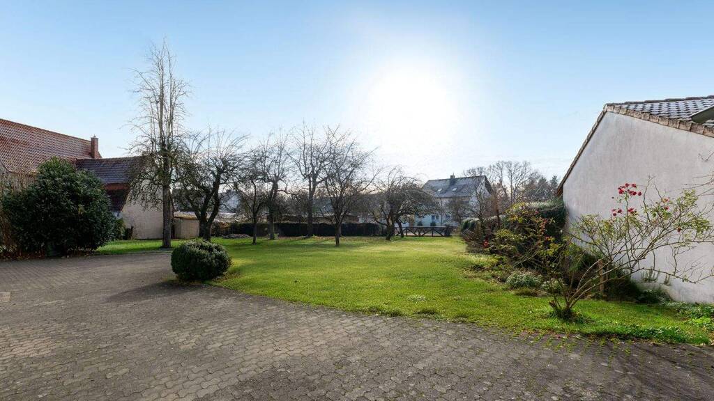 Mehrfamilienhaus zum Kauf 769.000 € 7,5 Zimmer 237 m² 1.720 m² Grundstück frei ab sofort Penzenhofener Straße Altenthann Schwarzenbruck 90592