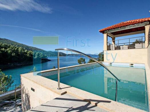 Haus zum Kauf 3.800.000 € 30 Zimmer 370 m² Smokvica