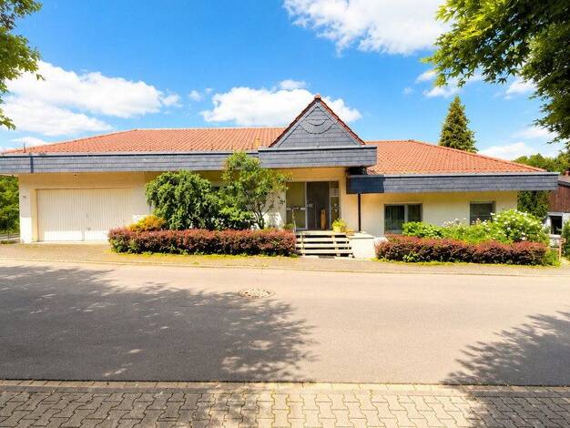 Mehrfamilienhaus zum Kauf provisionsfrei 690.000 € 10 Zimmer 385 m² 807 m² Grundstück Heftrich Idstein 65510