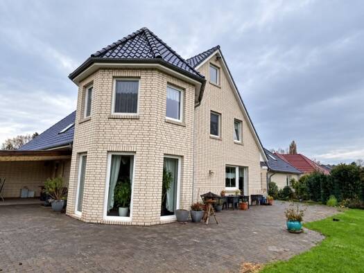 Mehrfamilienhaus zur Miete 2.200 € 12 Zimmer 321 m² 900 m² Grundstück frei ab sofort Papenburg Papenburg 26871