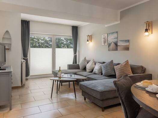 Wohnung zur Miete 1.300 € 3 Zimmer 65 m² Souterrain frei ab 18.08.2025 Uttel Wittmund 26409