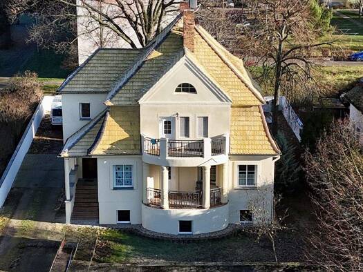 Villa zum Kauf provisionsfrei 330.000 € 9 Zimmer 220 m² 1.037 m² Grundstück frei ab 01.02.2026 Heidestraße 147 Süd Dessau-Rosslau 06842