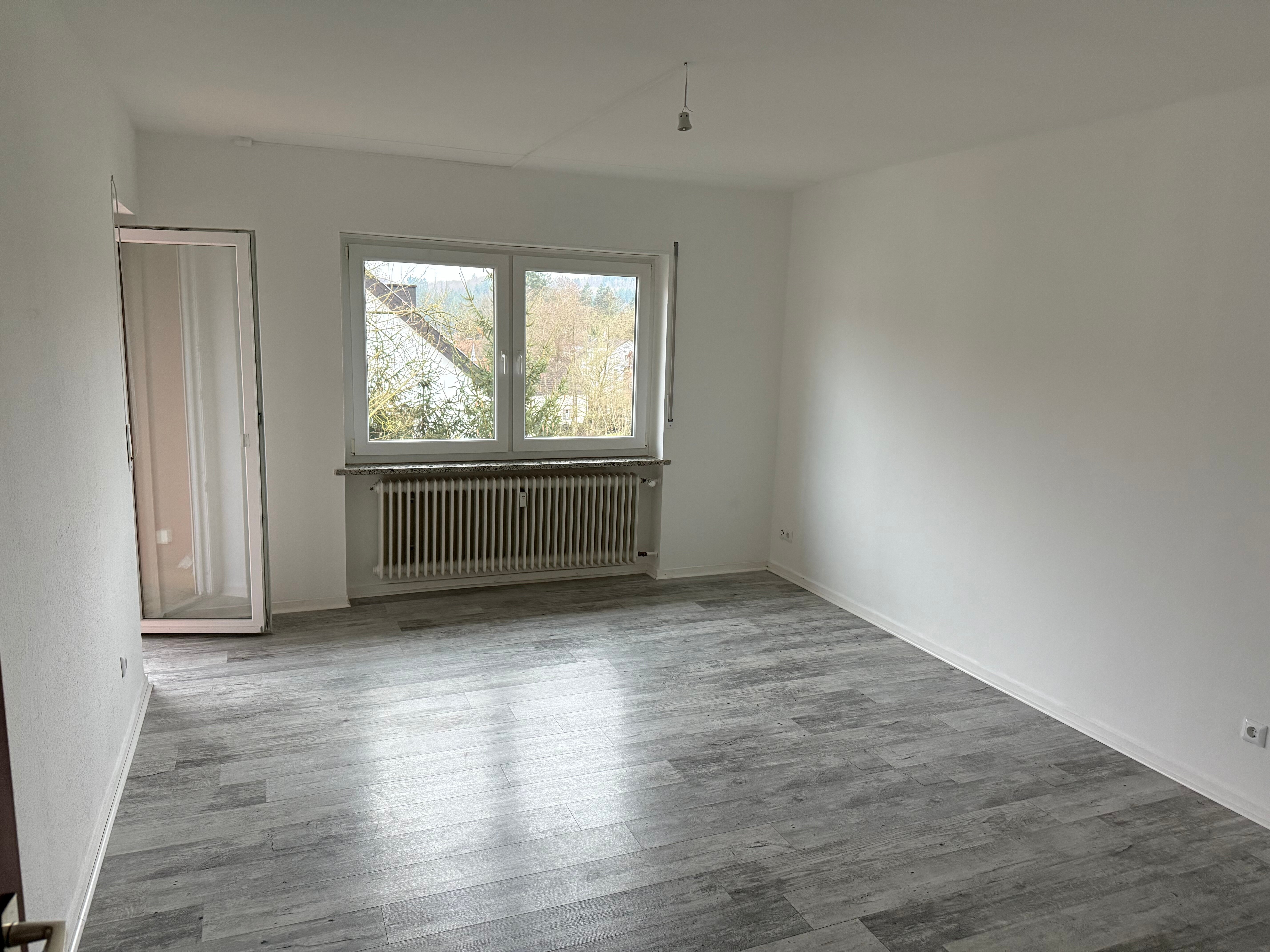 Wohnung zur Miete 500 € 2 Zimmer 59 m²<br/>Wohnfläche 3.<br/>Geschoss ab sofort<br/>Verfügbarkeit Burgsolmser Weg 1 b Braunfels Braunfels 35619