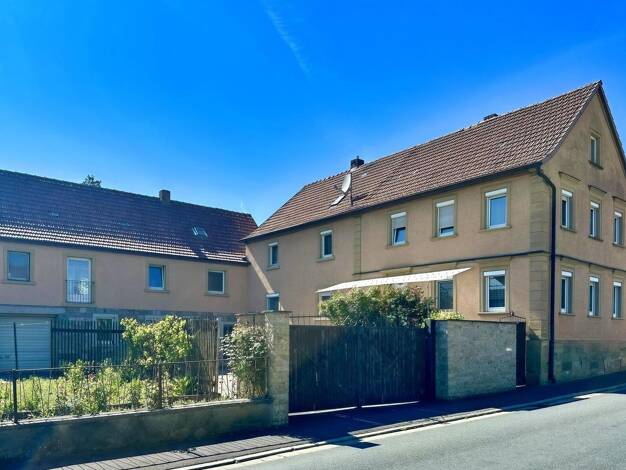 Bauernhaus zum Kauf 330.000 € 7 Zimmer 150 m² 1.621 m² Grundstück frei ab sofort Waigolshausen Waigolshausen 97534