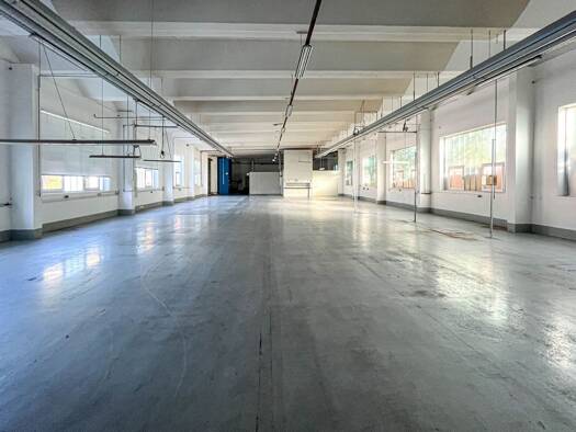 Lagerhalle zum Kauf 875.000 € 2.550 m² Lagerfläche Bernsdorf 02991